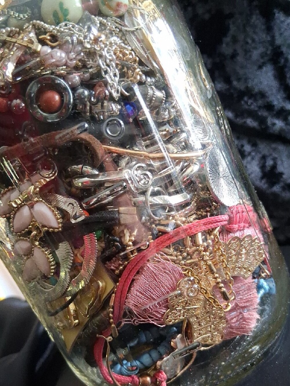 Jewelry Jar Lot Of Mixed Bracelets Earrings Necklaces & Rings - Picture 4 of 14